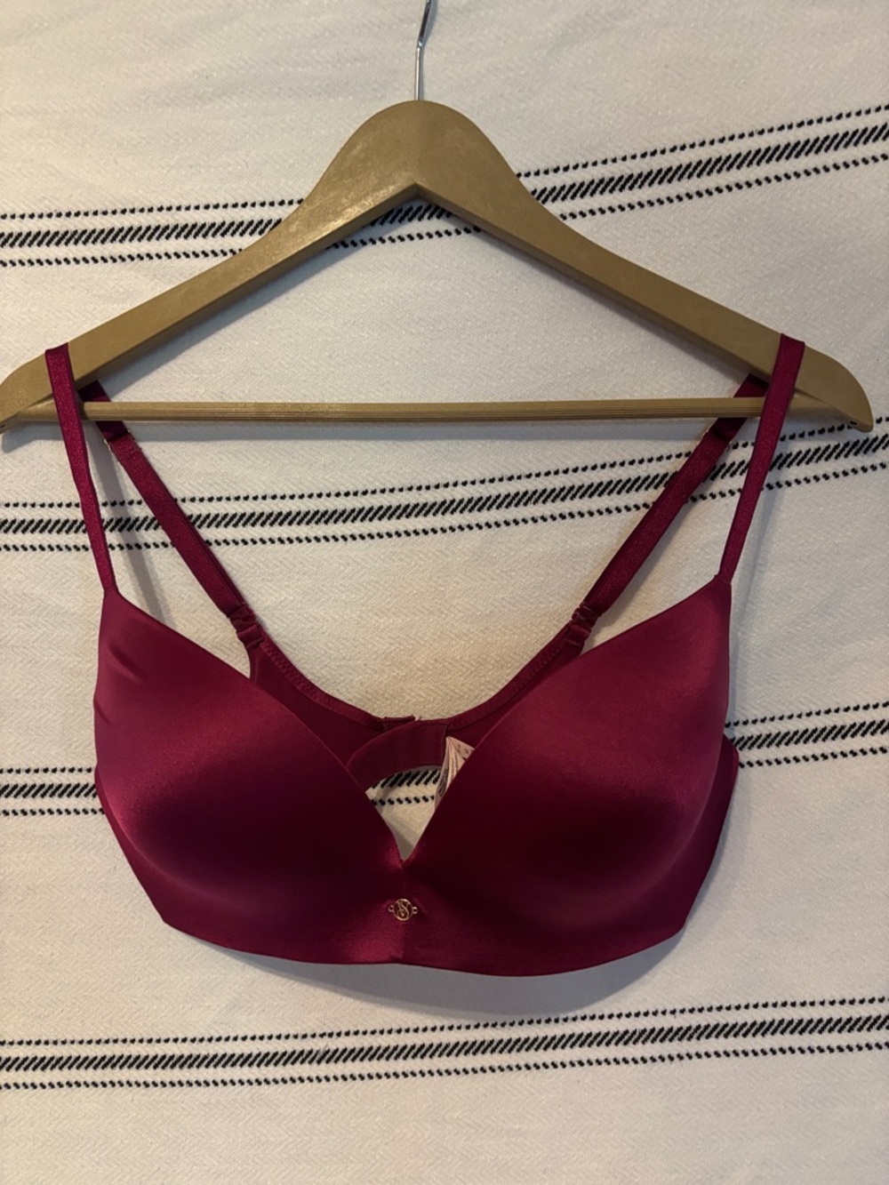 Victoria's Secret Smooth T-Shirt Bra - Berry